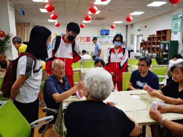 北京一零一中模拟政协：民主意识从小抓起