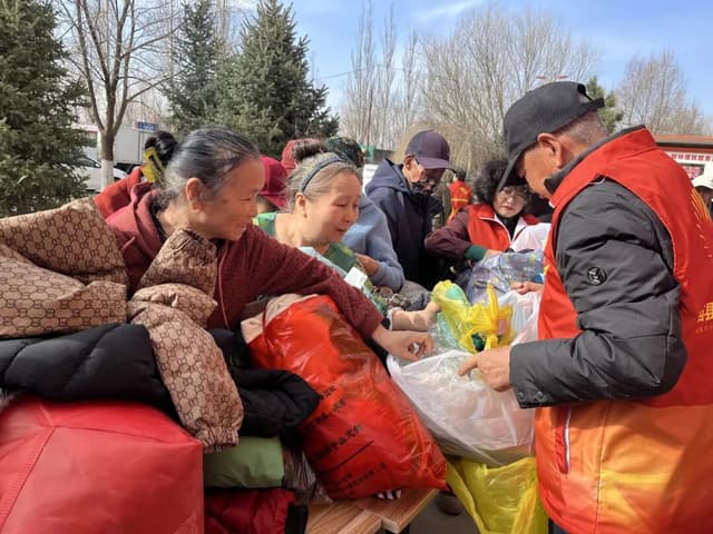 衣旧暖心 爱满河畔 | 林西县蒲公英志愿者协会“爱循环”捐衣活动温情开展！