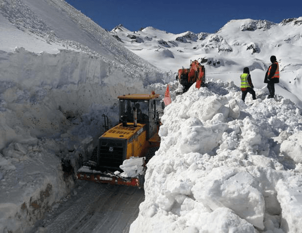 西藏林芝派墨公路雪崩已致8人遇难 应急管理部派工作组赴西藏指导处置