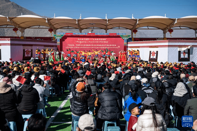 拉萨：迎藏历新年 文艺表演送下乡