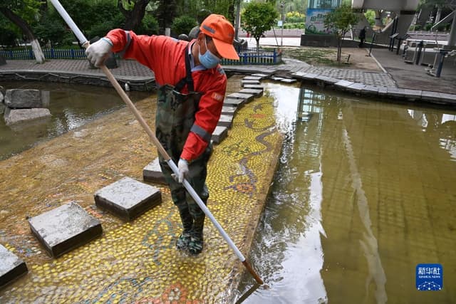 青海西宁：建设“洁净”城市 扮“靓”高原古城