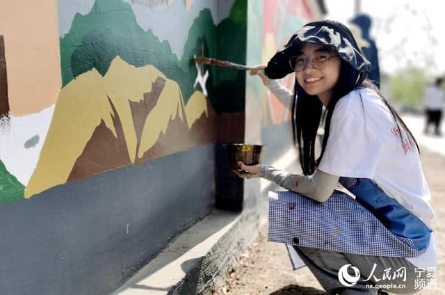 艺术墙绘扮靓闽宁镇 福建师生诠释山海情