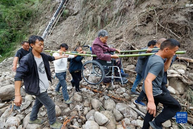 四川泸定地震已造成86人遇难 35人失联