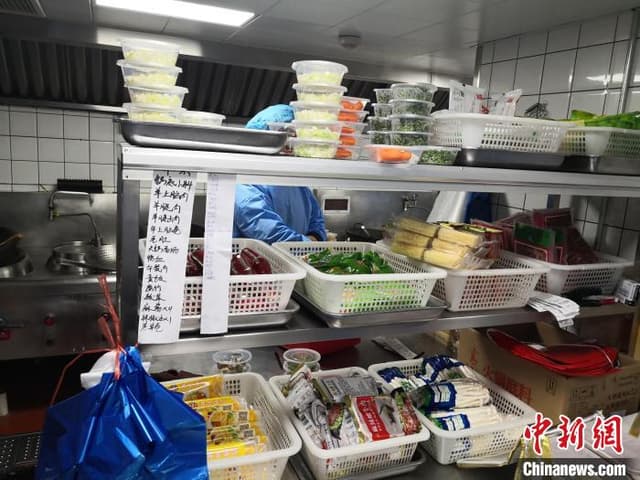 外卖必选“疫情小哥辛苦费” 上海一火锅店因价格欺诈被罚款9335.1元