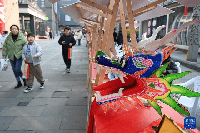 浙江湖州：城市广场上的文艺市集