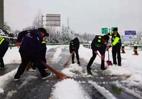 受降雪天气影响 湖南高速108个收费站采取限行措施