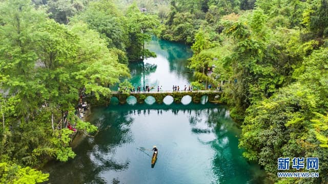 贵州荔波：绿水青山引客来