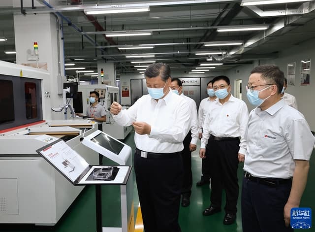 习近平在湖北武汉考察时强调 把科技的命脉牢牢掌握在自己手中