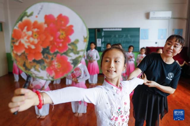 河南宝丰：特色托管服务 丰富孩子暑假生活