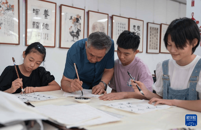 河北黄骅：社区里的多彩假期