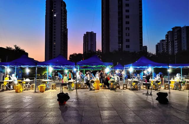 天津积极应对本轮疫情 连夜开展全员核酸检测