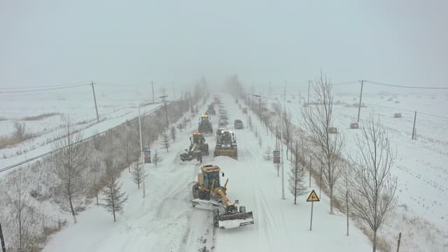 黑龙江各地以雪为令 全力战暴雪保畅通