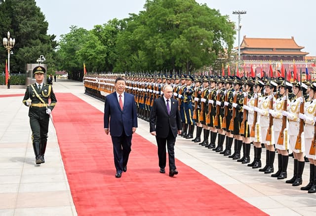 习近平同俄罗斯总统普京会谈