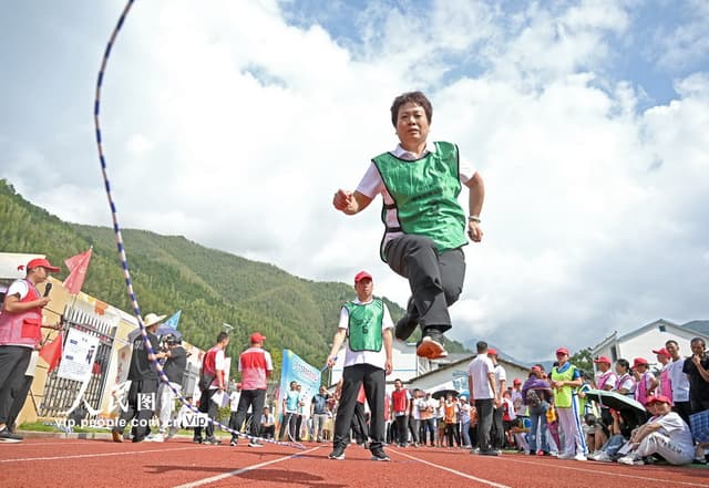 江西铅山：民族运动会趣味十足