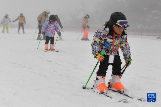 南方山村小学的“冰雪课堂”