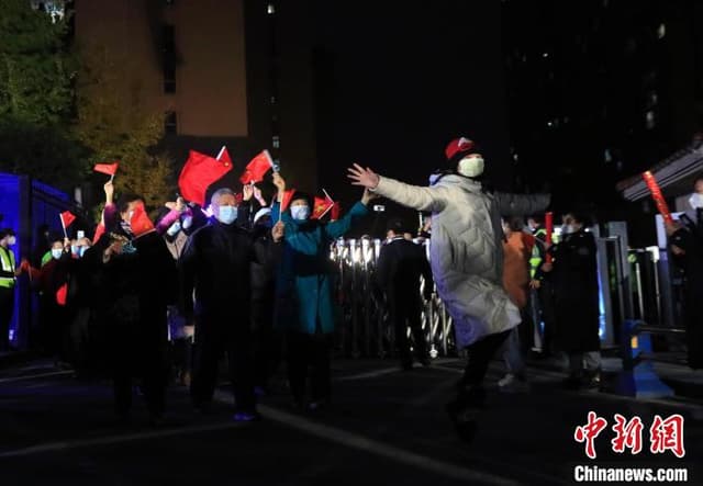 成都全域中高风险地区清零 疫情防控展现温情一面