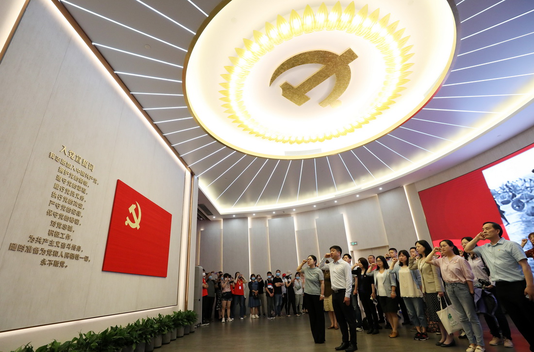 精神之源 精神标识——中国共产党的伟大建党精神启示录